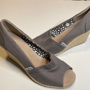 Toms wedge heels